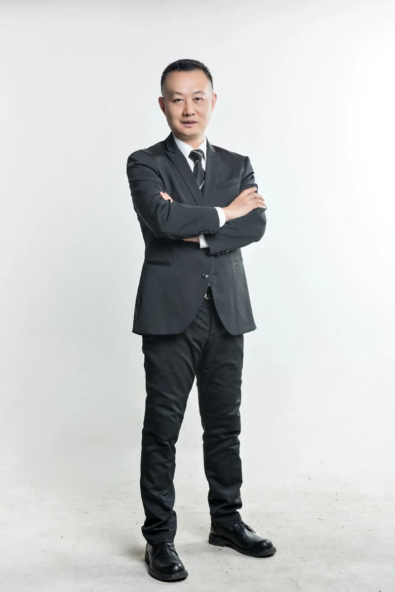 魏华 导演 & 创意总监